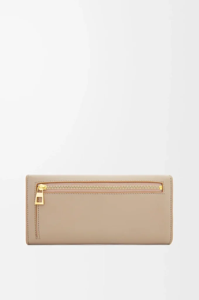 Pebble continental wallet in shiny nappa calfskin Sand