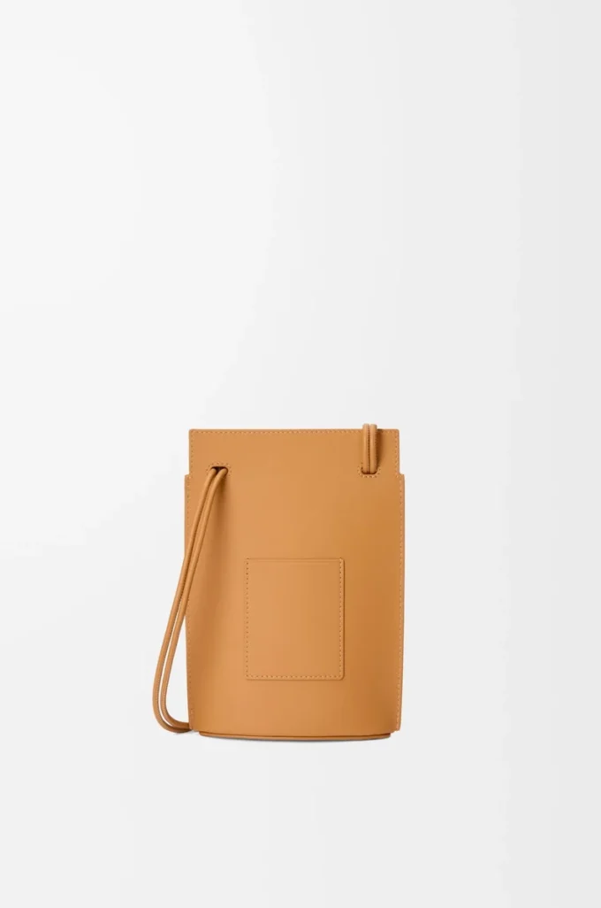 Pebble Dice pocket in classic calfskin Warm Desert Pebble Dice pocket in classic calfskin Warm Desert