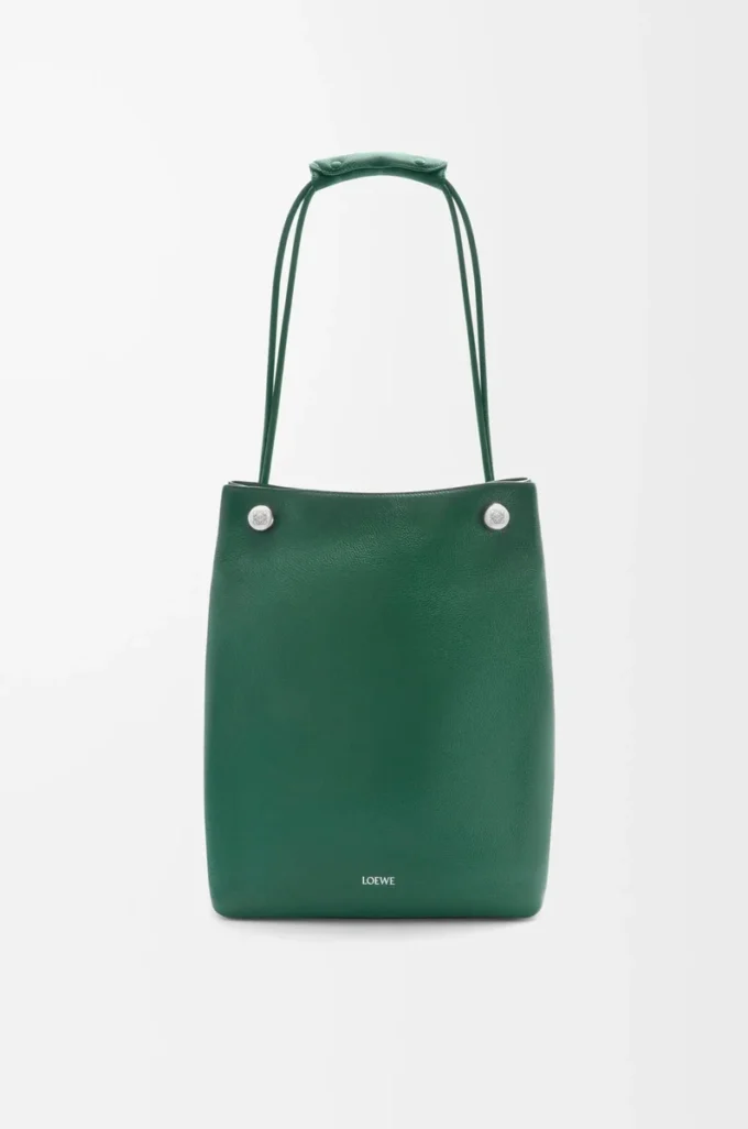 Pebble hobo in supple grained calfskin Evergreen Pebble hobo in supple grained calfskin Evergreen