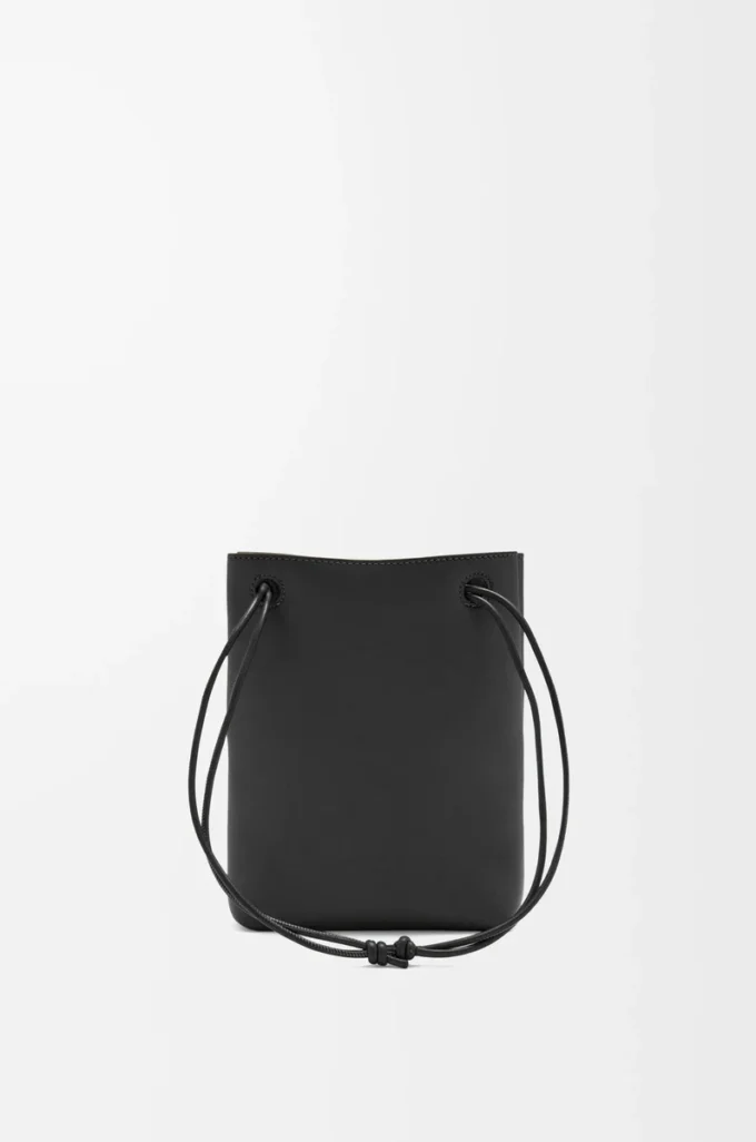 Pebble pouch in smooth calfskin Black