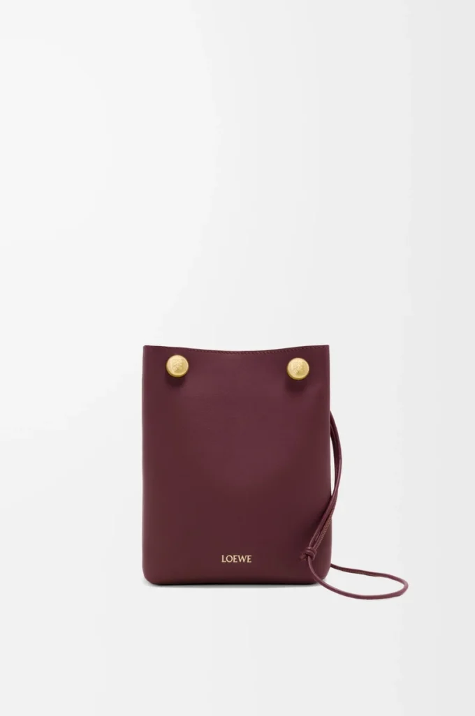 Pebble pouch in smooth calfskin Dark Burgundy Pebble pouch in smooth calfskin Dark Burgundy