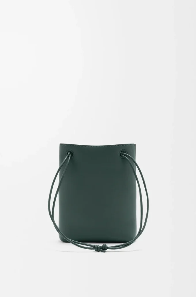 Pebble pouch in smooth calfskin Sherwood Pebble pouch in smooth calfskin Sherwood