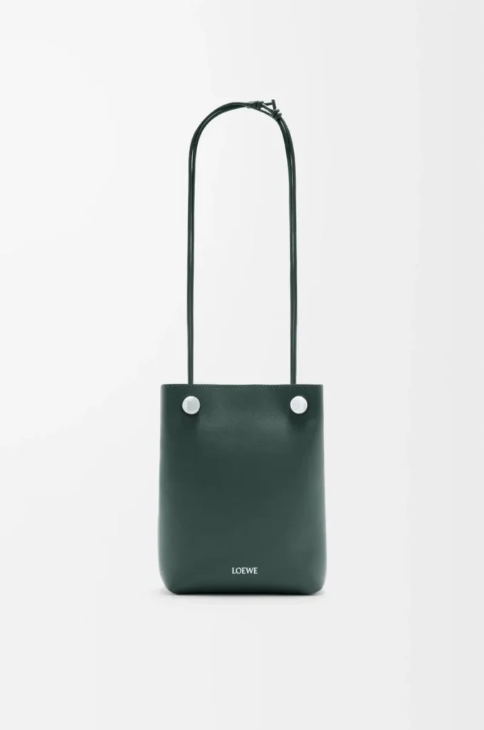 Pebble pouch in smooth calfskin Sherwood Pebble pouch in smooth calfskin Sherwood