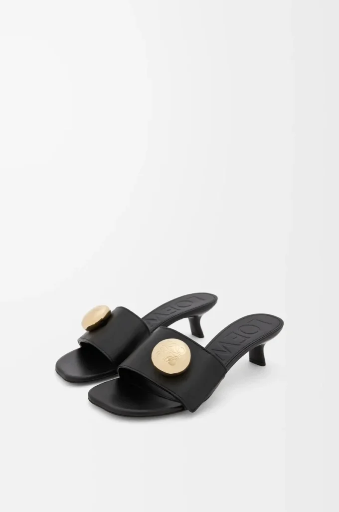 Pebble slide in soft calfskin Black