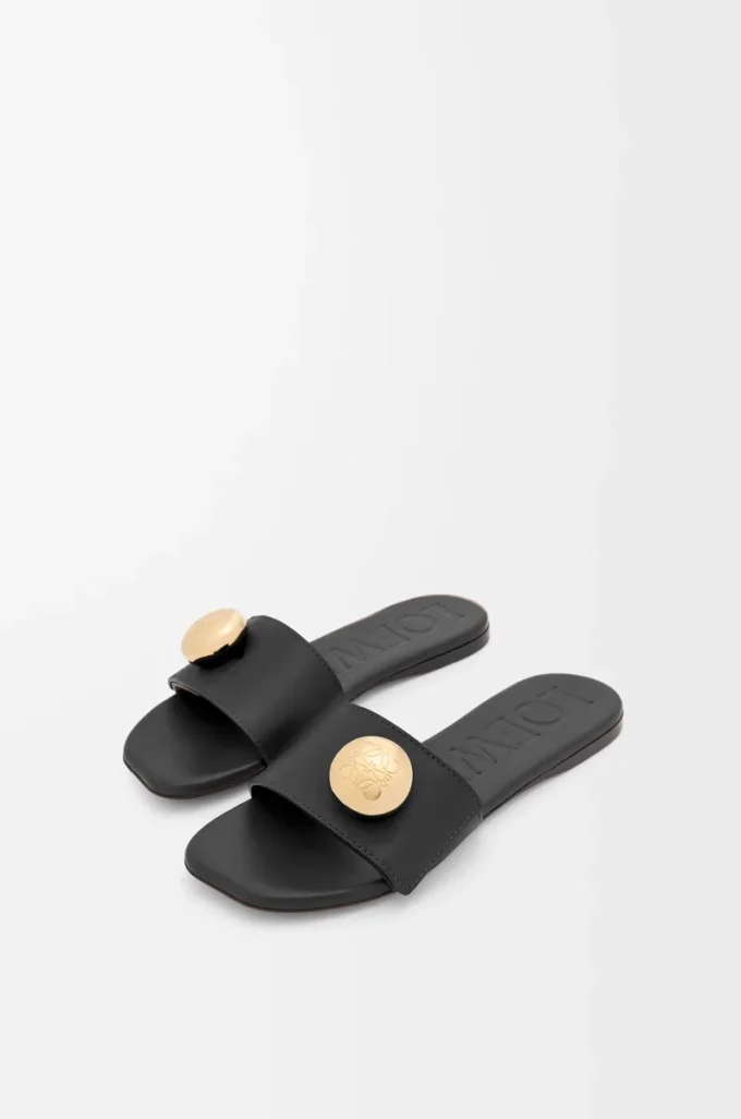 Pebble slide in soft calfskin Black
