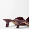 Pebble slide in soft calfskin Burgundy Pebble slide in soft calfskin Burgundy