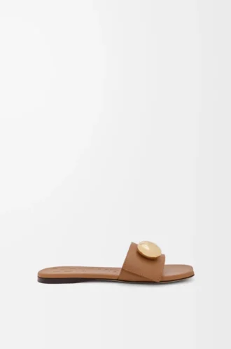Pebble slide in soft calfskin Oak