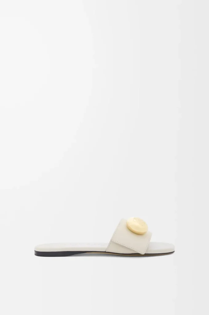 Pebble slide in soft calfskin Sea Salt Pebble slide in soft calfskin Sea Salt
