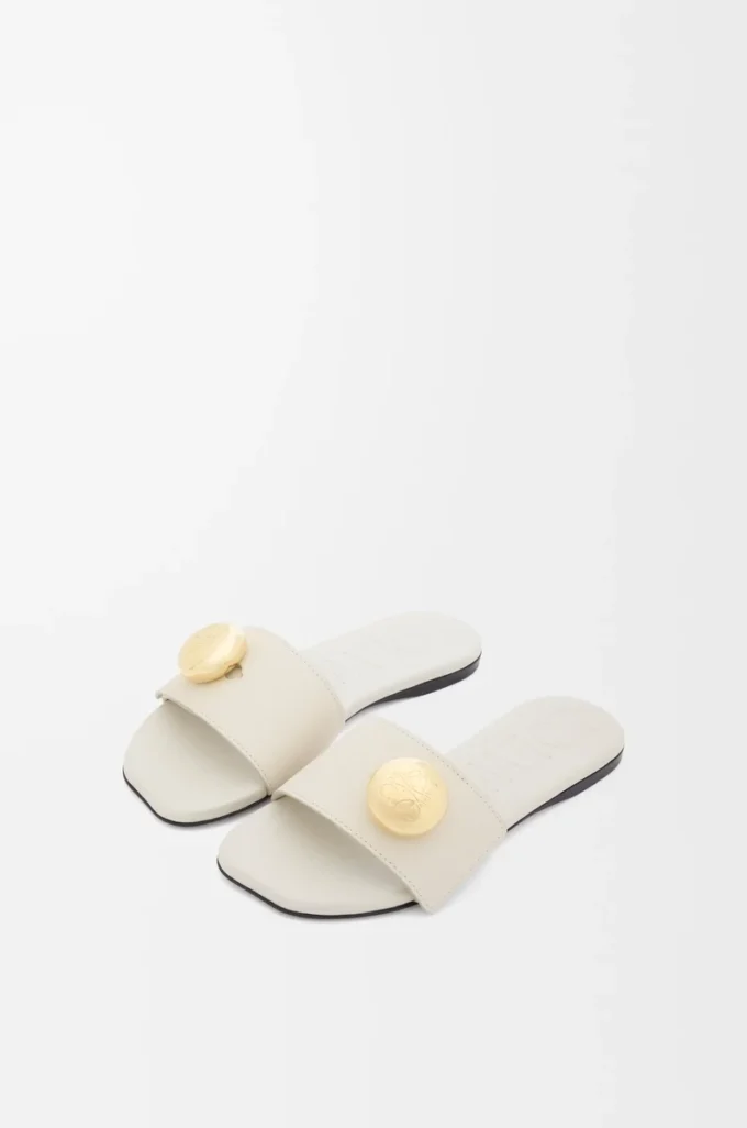 Pebble slide in soft calfskin Sea Salt Pebble slide in soft calfskin Sea Salt