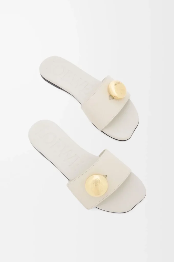 Pebble slide in soft calfskin Sea Salt Pebble slide in soft calfskin Sea Salt