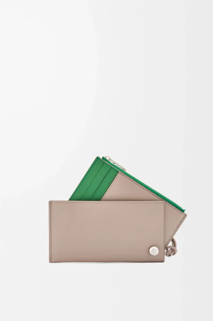 Pebble Slider coin cardholder in shiny nappa calfskin Sand/Tropical Green Pebble Slider coin cardholder in shiny nappa calfskin Sand/Tropical Green