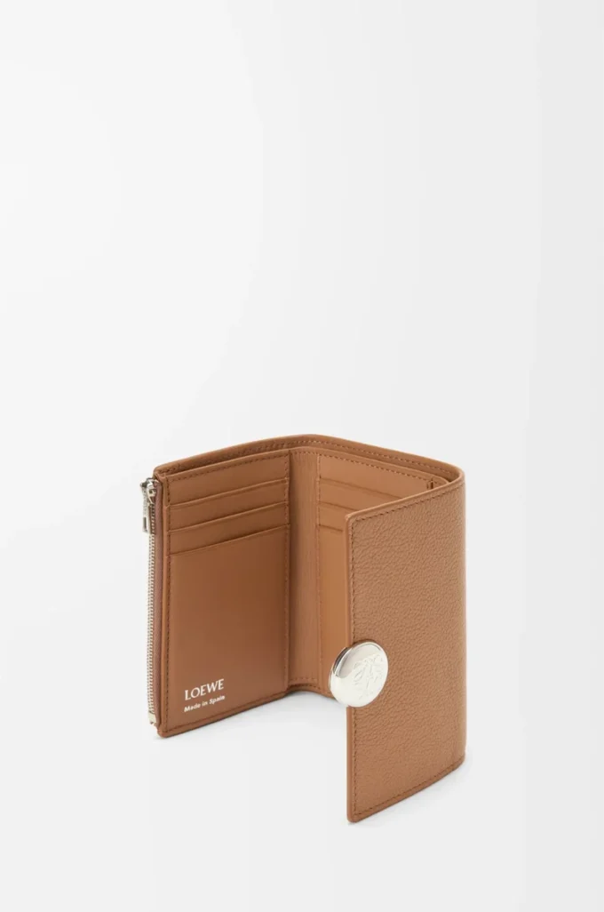 Pebble small vertical wallet in pebble grained calfskin Mocha Pebble small vertical wallet in pebble grained calfskin Mocha