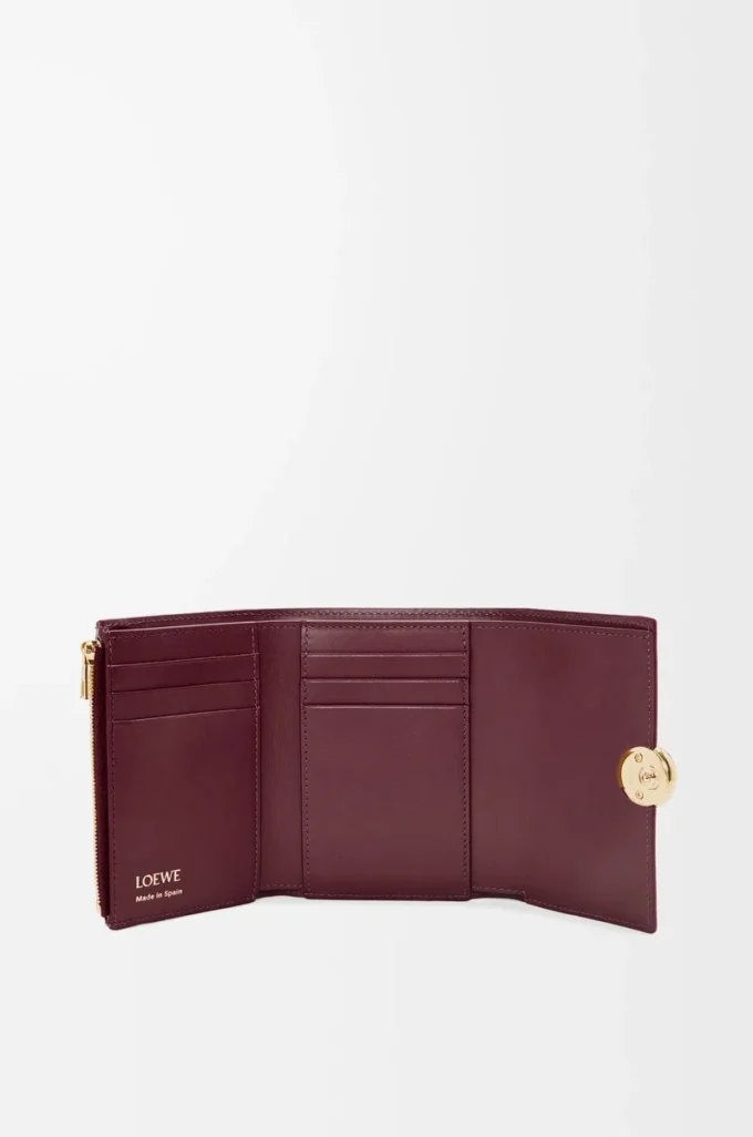 Pebble small vertical wallet in shiny nappa calfskin Burgundy Pebble small vertical wallet in shiny nappa calfskin Burgundy