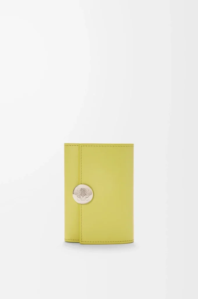 Pebble small vertical wallet in shiny nappa calfskin Light Citrine Pebble small vertical wallet in shiny nappa calfskin Light Citrine