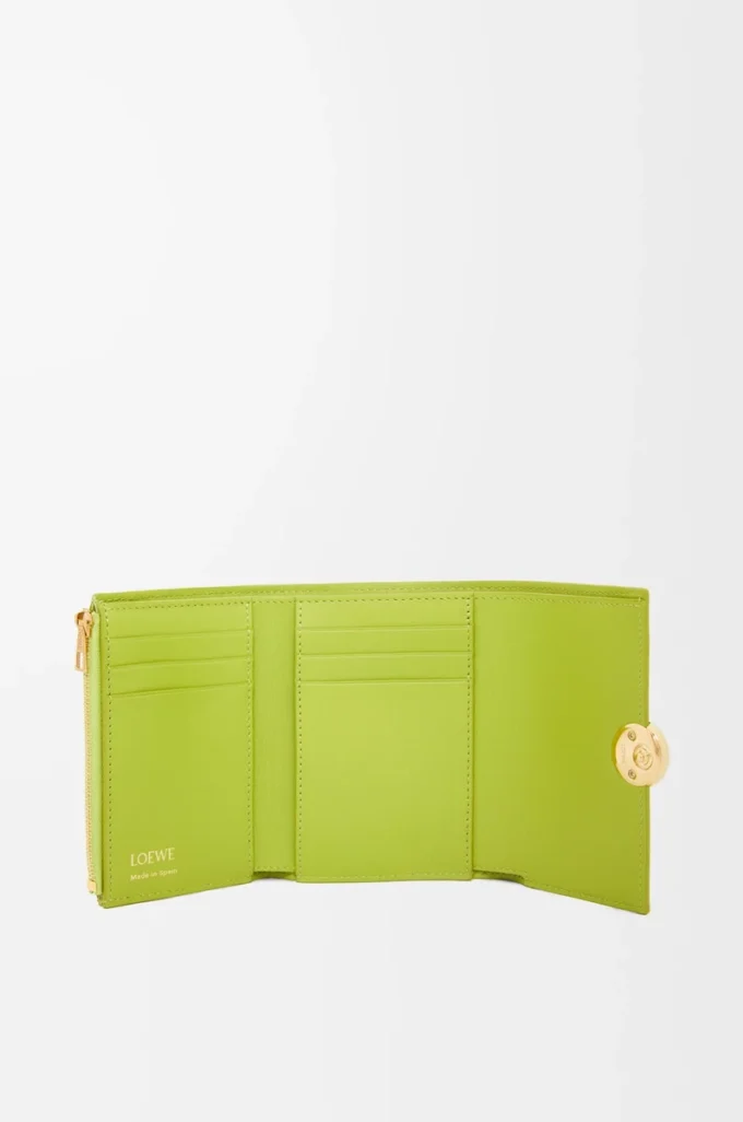 Pebble small vertical wallet in shiny nappa calfskin Meadow Green Pebble small vertical wallet in shiny nappa calfskin Meadow Green