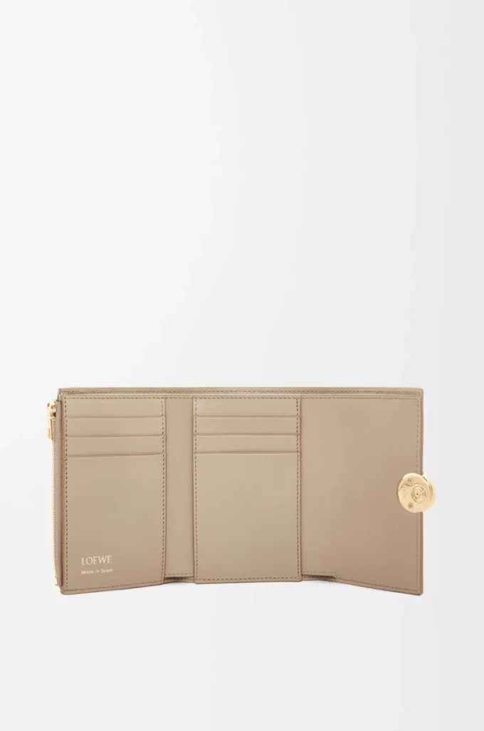 Pebble small vertical wallet in shiny nappa calfskin Sand Pebble small vertical wallet in shiny nappa calfskin Sand