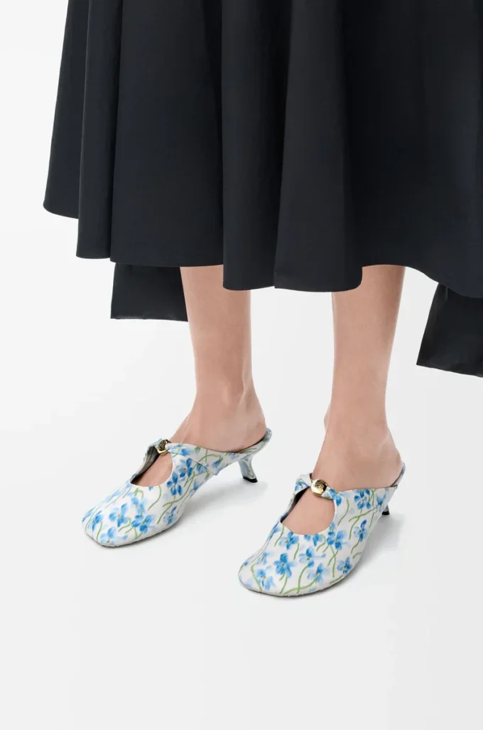 Pebble Soft mule in printed nappa lambskin Soft White/Blue Pebble Soft mule in printed nappa lambskin Soft White/Blue