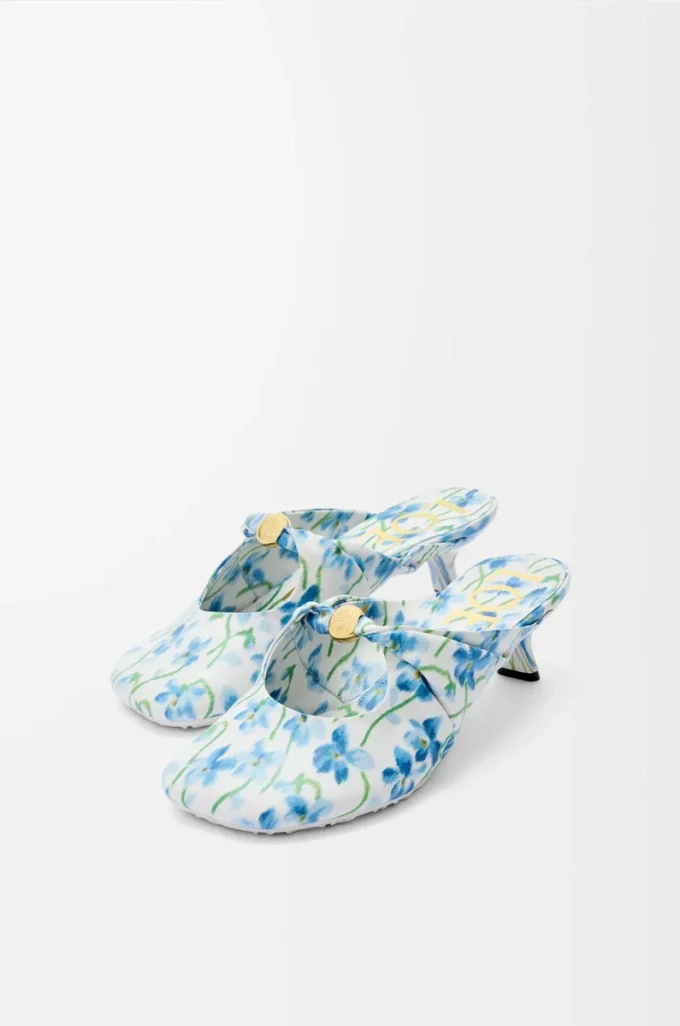 Pebble Soft mule in printed nappa lambskin Soft White/Blue Pebble Soft mule in printed nappa lambskin Soft White/Blue