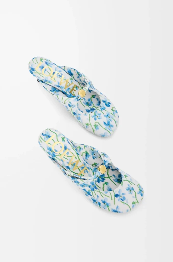 Pebble Soft mule in printed nappa lambskin Soft White/Blue Pebble Soft mule in printed nappa lambskin Soft White/Blue