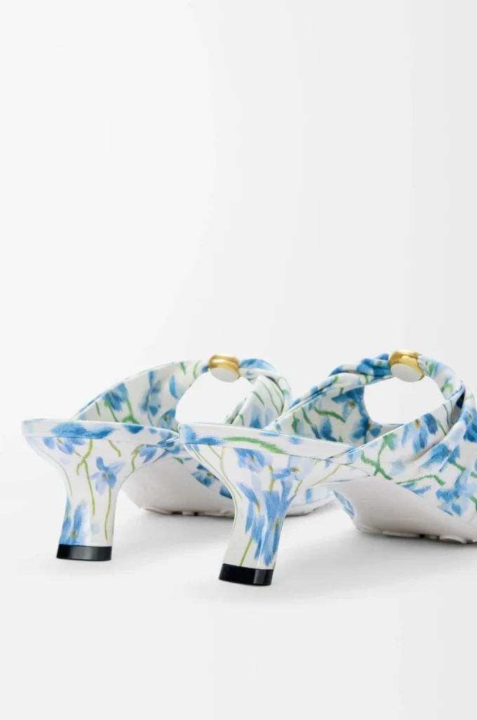Pebble Soft mule in printed nappa lambskin Soft White/Blue Pebble Soft mule in printed nappa lambskin Soft White/Blue
