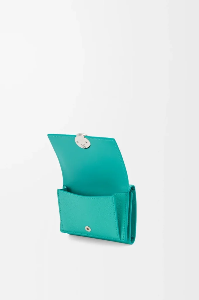 Pebble trifold wallet in pebble grain calfskin Aquamarine Pebble trifold wallet in pebble grain calfskin Aquamarine