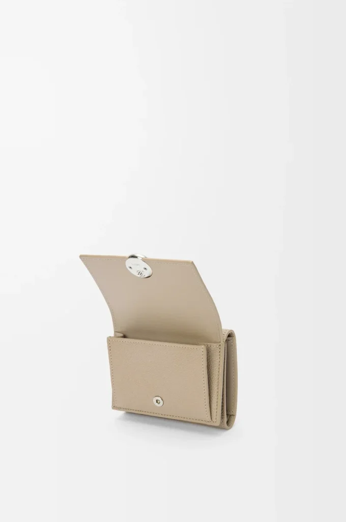 Pebble trifold wallet in pebble grain calfskin Clay Pebble trifold wallet in pebble grain calfskin Clay