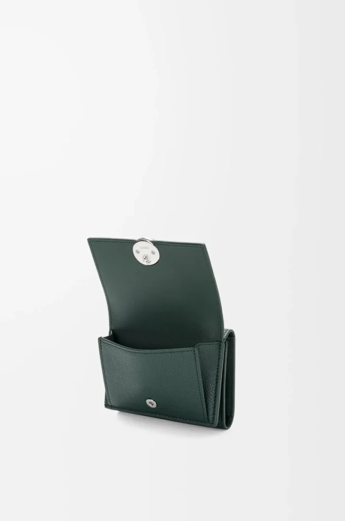 Pebble trifold wallet in pebble grain calfskin Sherwood Pebble trifold wallet in pebble grain calfskin Sherwood