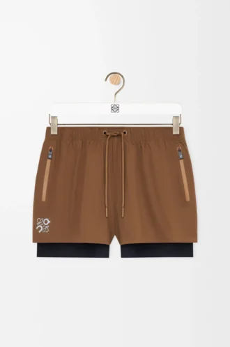 Performance shorts in technical shell Toffee Performance shorts in technical shell Toffee