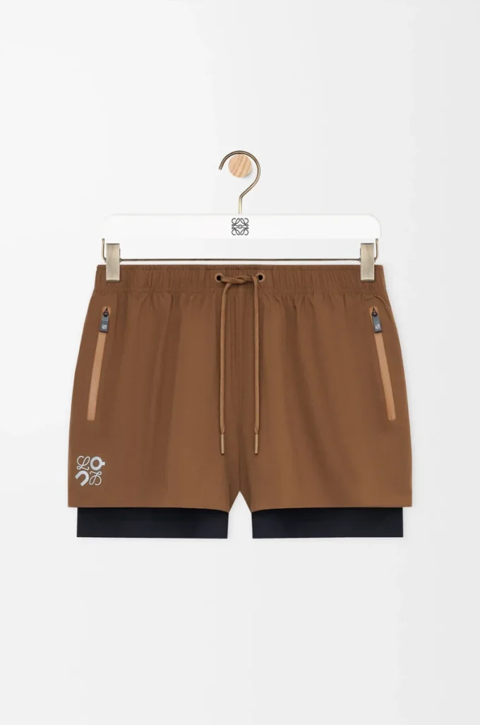 Performance shorts in technical shell Toffee Performance shorts in technical shell Toffee
