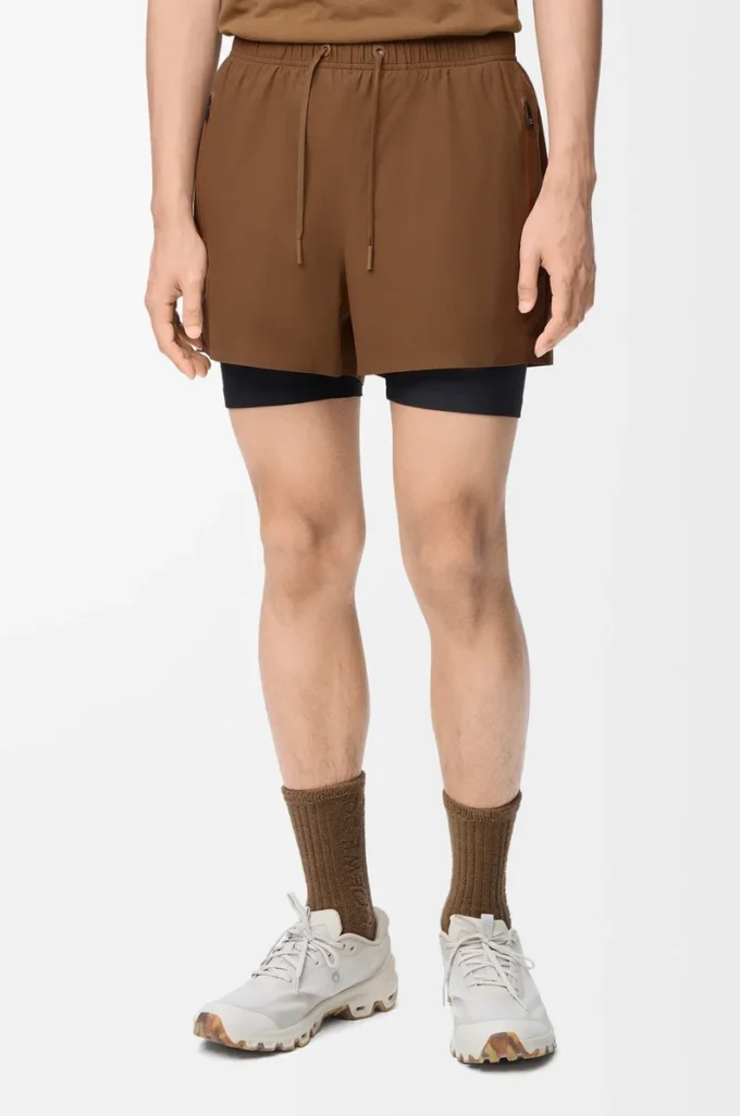 Performance shorts in technical shell Toffee Performance shorts in technical shell Toffee