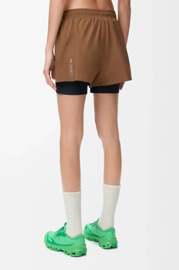 Performance shorts in technical shell Toffee Performance shorts in technical shell Toffee