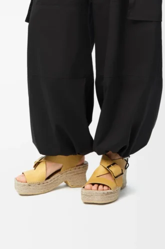 Petal espadrille platform sandal in vegetable-tanned calfskin Ochre