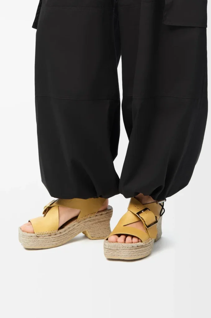 Petal espadrille platform sandal in vegetable-tanned calfskin Ochre
