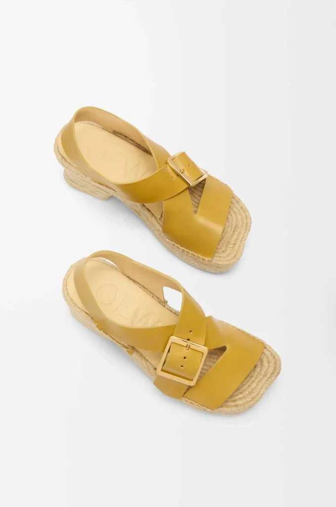 Petal espadrille platform sandal in vegetable-tanned calfskin Ochre