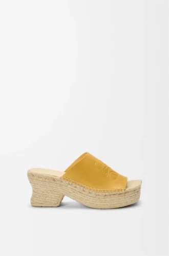 Petal espadrille platform slide in vegetable-tanned calfskin Ochre