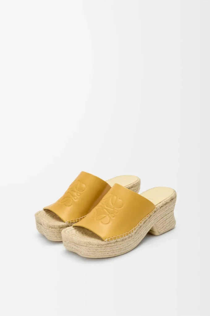 Petal espadrille platform slide in vegetable-tanned calfskin Ochre