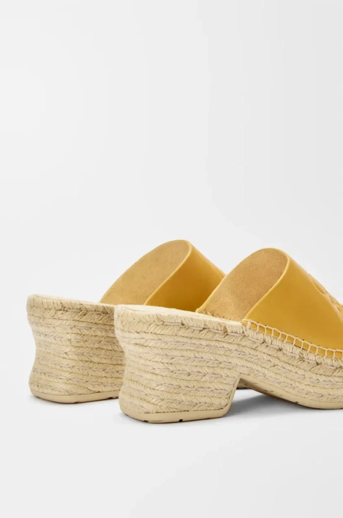 Petal espadrille platform slide in vegetable-tanned calfskin Ochre