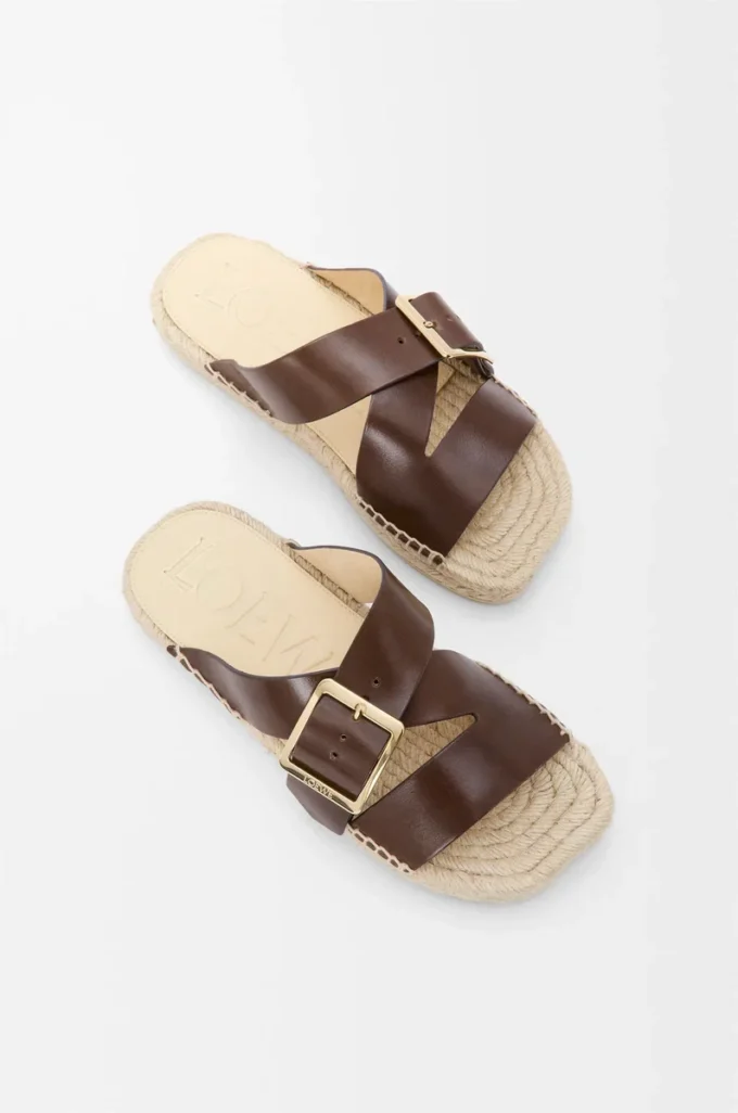 Petal espadrille slide in vegetable-tanned calfskin Brown