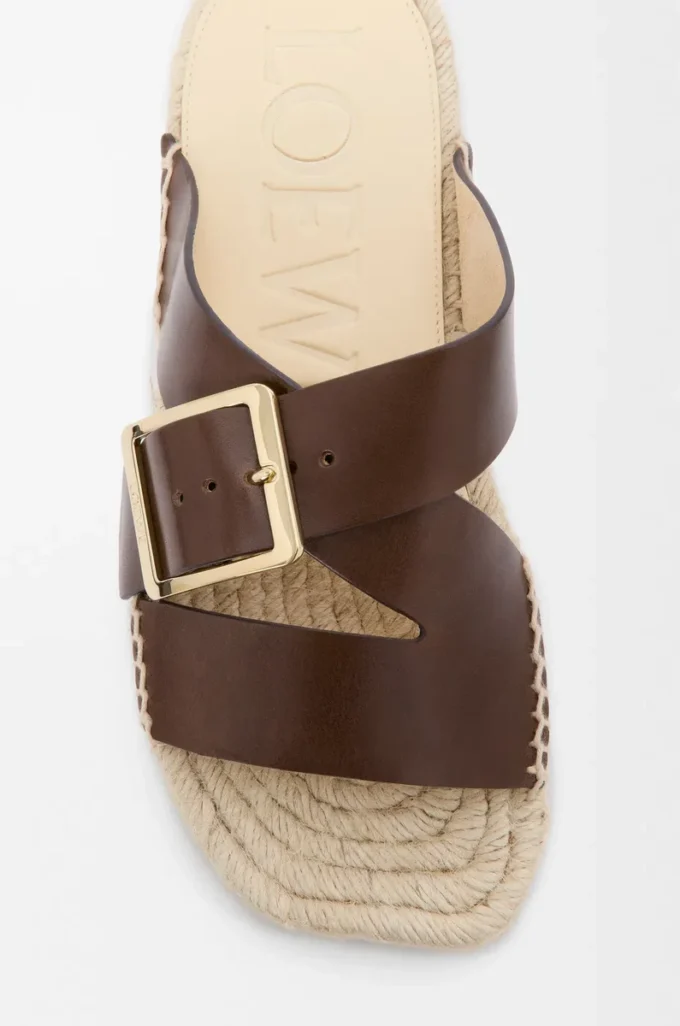 Petal espadrille slide in vegetable-tanned calfskin Brown