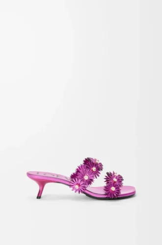 Petal Flower sandal in calfskin and crystals Fuchsia