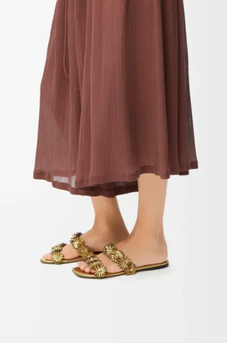 Petal Flower sandal in calfskin and crystals Gold