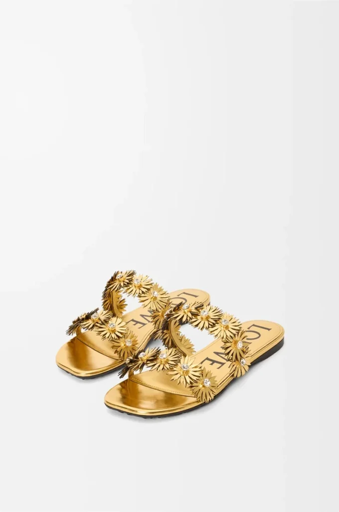 Petal Flower sandal in calfskin and crystals Gold