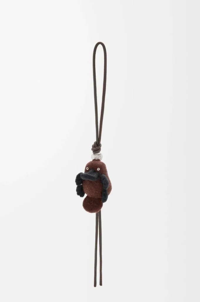 Platypus charm in felt Chocolate/Black Platypus charm in felt Chocolate/Black
