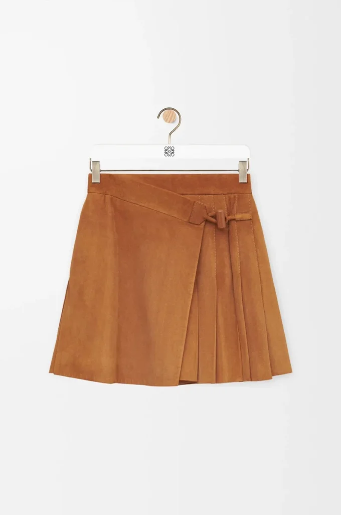 Pleated mini skirt in suede lambskin Toffee Pleated mini skirt in suede lambskin Toffee