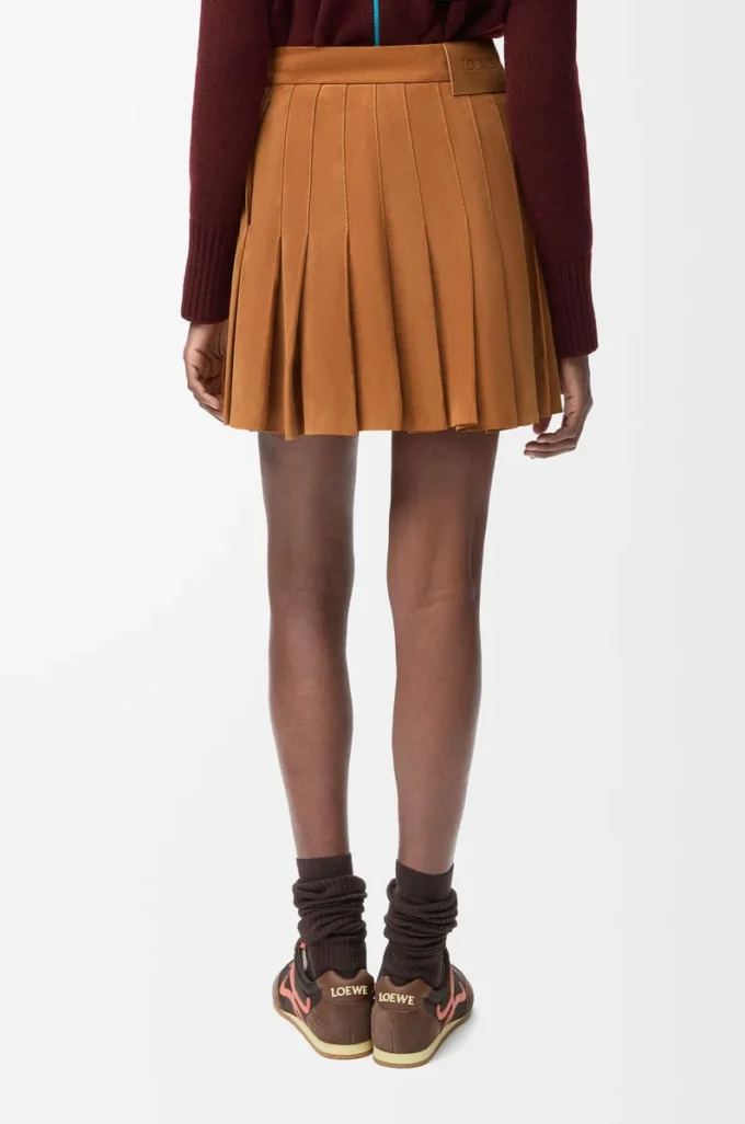 Pleated mini skirt in suede lambskin Toffee Pleated mini skirt in suede lambskin Toffee