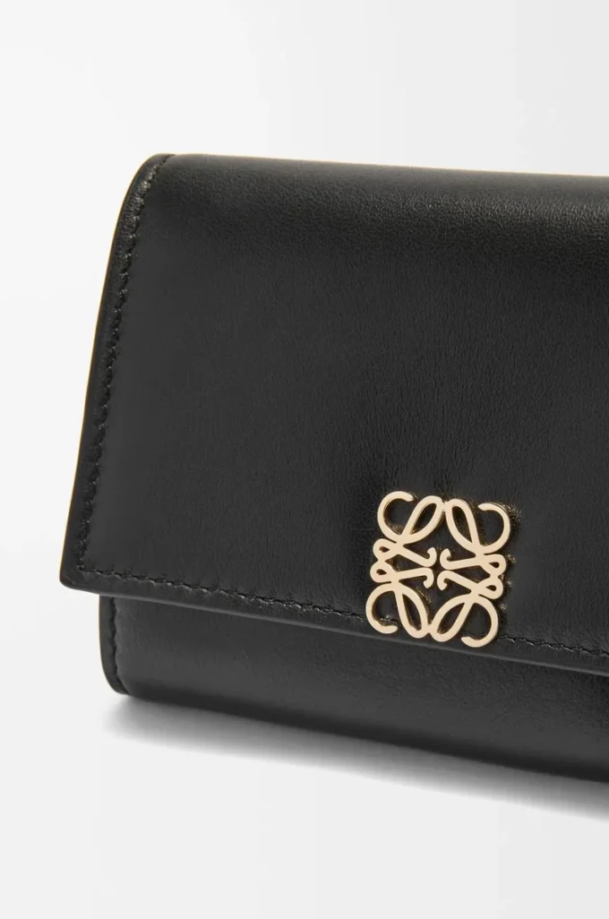 Puffer Anagram small vertical wallet in shiny nappa calfskin Black Puffer Anagram small vertical wallet in shiny nappa calfskin Black