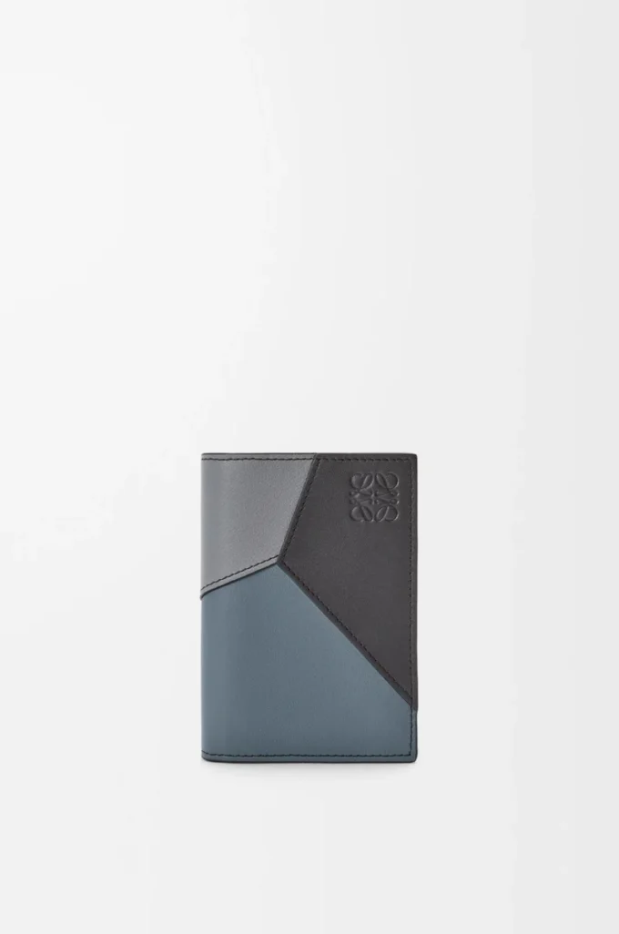 Puzzle bifold cardholder in classic calfskin Asphalt Grey/Storm Blue