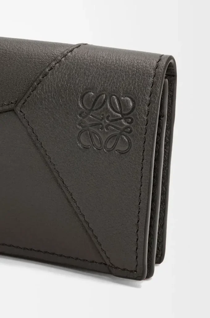 Puzzle business cardholder in classic calfskin Dark Grey