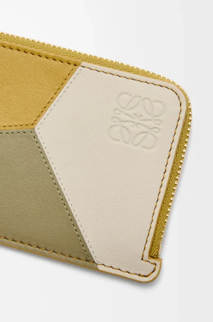 Puzzle coin cardholder in classic calfskin Ginger/Sea Salt