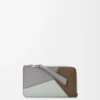 Puzzle coin cardholder in classic calfskin Winter Brown/Ash Grey Puzzle coin cardholder in classic calfskin Winter Brown/Ash Grey